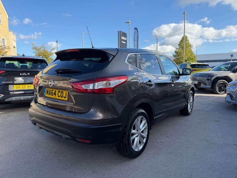 Nissan Qashqai 1.2 DIG-T Acenta Premium SUV 5dr Petrol Manual 2WD Euro 5 s/s 115 ps for sale in Rustington