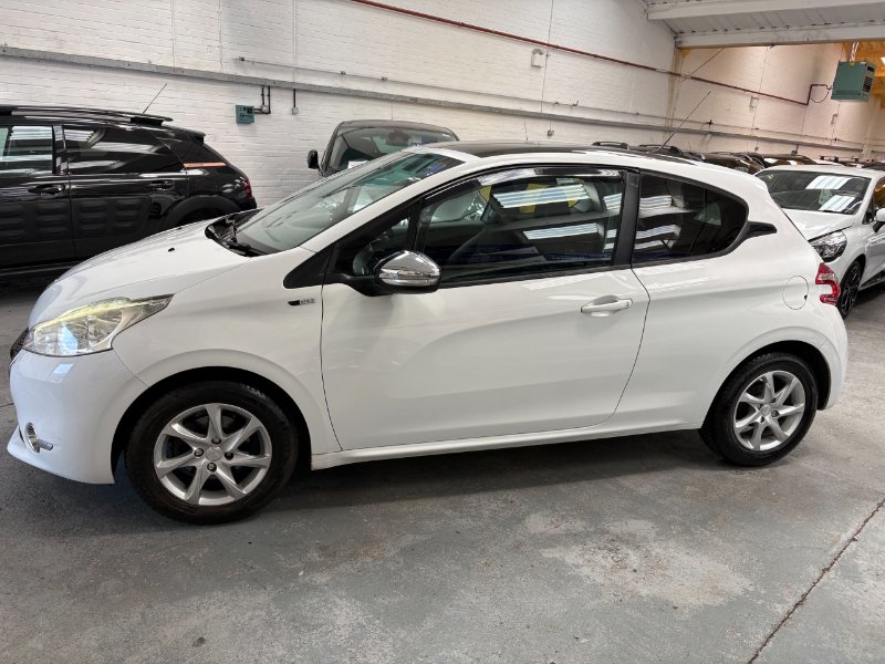 2015 Peugeot 208 1.2 VTi PureTech Style Hatchback 3dr Petrol Manual Euro 6 82 ps