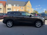 Beige Nissan Qashqai 1.2 DIG-T Acenta Premium SUV 5dr Petrol Manual 2WD Euro 5 s/s 115 ps