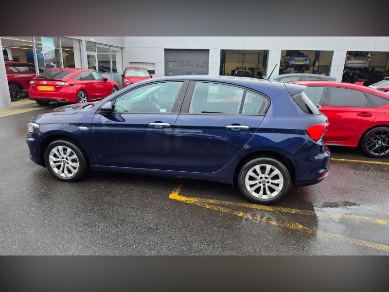 Blue 2017 Fiat Tipo 1.6 MultiJetII Easy Plus Hatchback 5dr Diesel Manual Euro 6 s/s 120 ps in Rustington