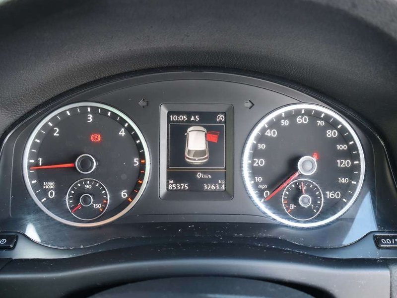 Volkswagen Tiguan 2.0 TDI BlueMotion Tech Match SUV 5dr Diesel Manual 4WD Euro 5 s/s 140 ps for sale in Rustington