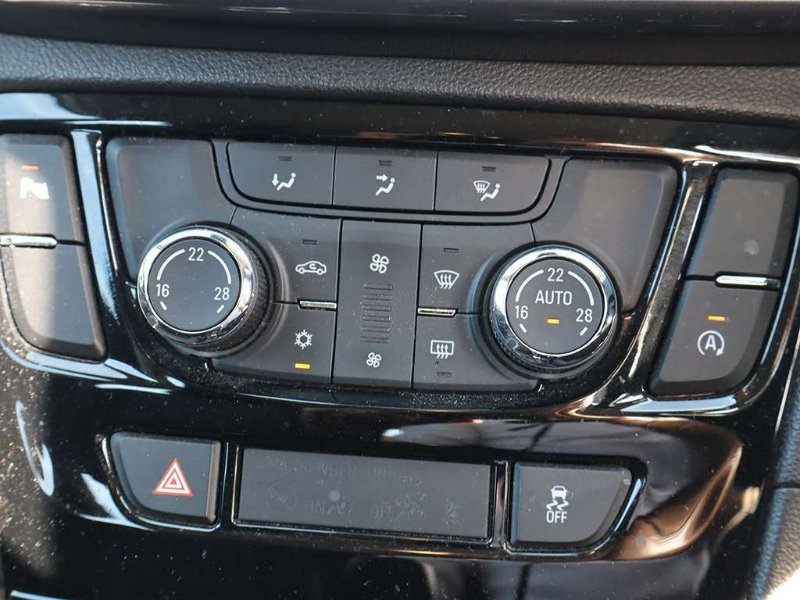 Blue 2018 Vauxhall Mokka X 1.4i Turbo ecoTEC Active SUV 5dr Petrol Manual Euro 6 s/s 140 ps in Rustington