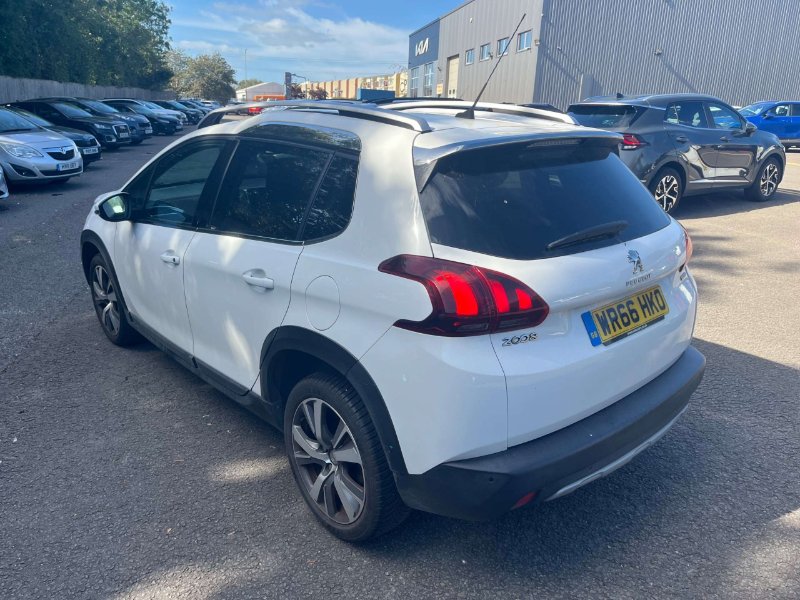 White Peugeot 2008 1.6 BlueHDi Allure SUV 5dr Diesel Manual Euro 6 100 ps