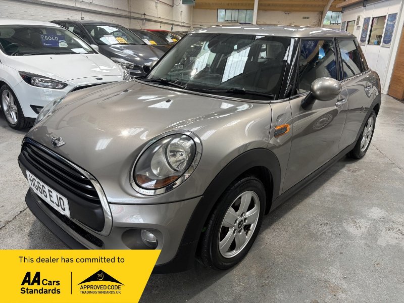 2016 mini hatch 1.2 one hatchback 5dr petrol manual euro 6 (s/s) (102 ps) mileage: 91,000 fuel type: petrol gearbox: manual engine... photo