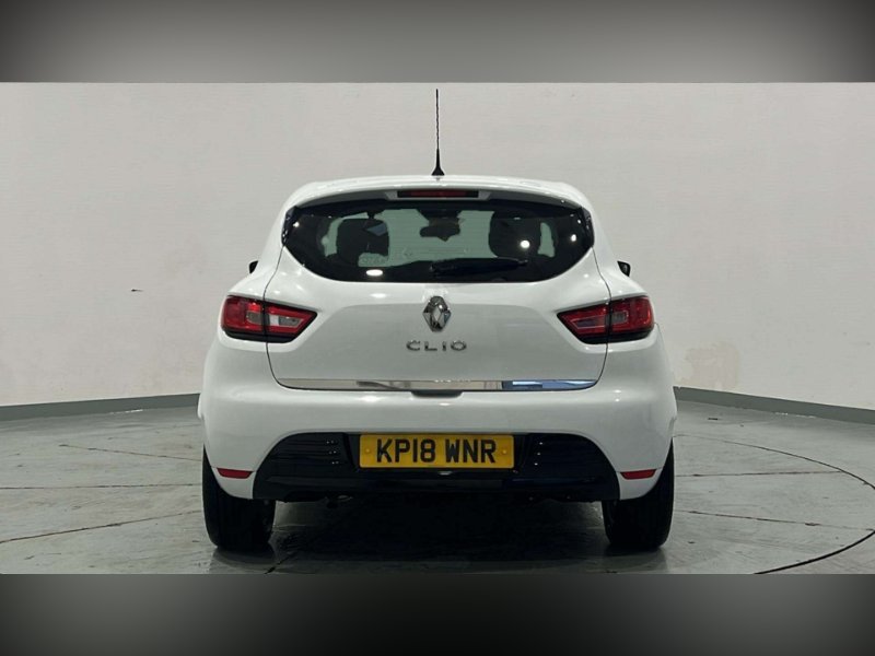 White 2018 Renault Clio 1.2 16V Dynamique Nav Hatchback 5dr Petrol Manual Euro 6 75 ps in Rustington