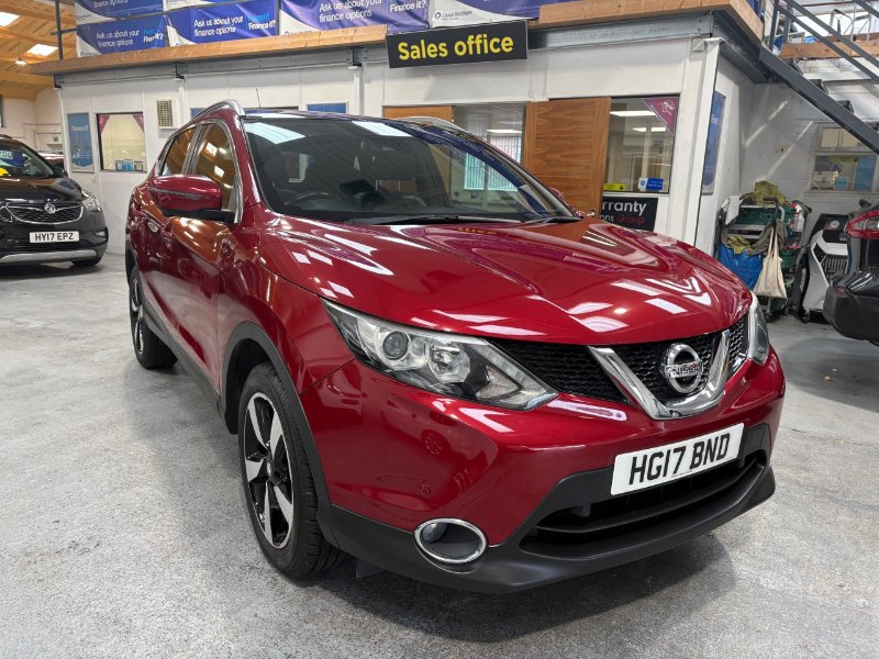 Red 2017 Nissan Qashqai 1.2 DIG-T N-Vision SUV 5dr Petrol Manual 2WD Euro 6 s/s 115 ps in Rustington