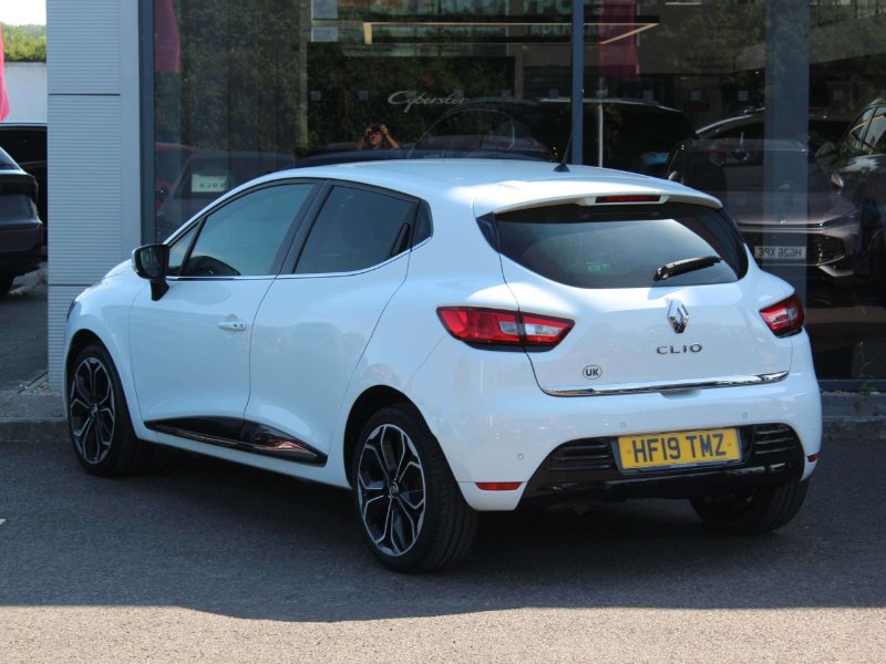 White 2019 Renault Clio 0.9 TCe Iconic Hatchback 5dr Petrol Manual Euro 6 s/s 75 ps in Rustington