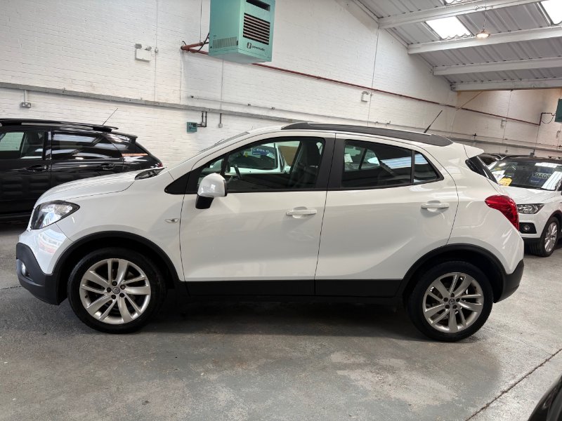 White Vauxhall Mokka 1.4i Turbo Exclusiv SUV 5dr Petrol Manual 2WD Euro 6 s/s 140 ps