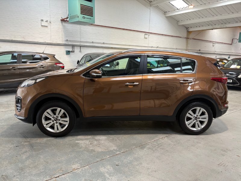 Bronze 2017 Kia Sportage 1.6 GDi 2 SUV 5dr Petrol Manual Euro 6 s/s 130 bhp in Rustington
