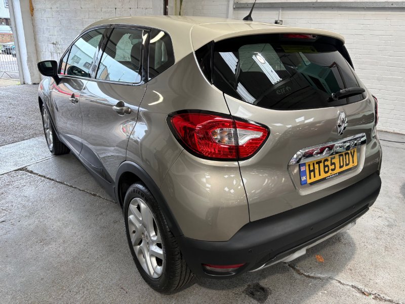 Renault Captur 1.5 dCi ENERGY Dynamique MediaNav SUV 5dr Diesel Manual Euro 5 s/s 90 ps for sale in Rustington