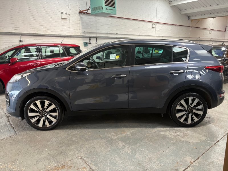 Blue Kia Sportage 1.7 CRDi 3 SUV 5dr Diesel Manual Euro 6 s/s 114 bhp